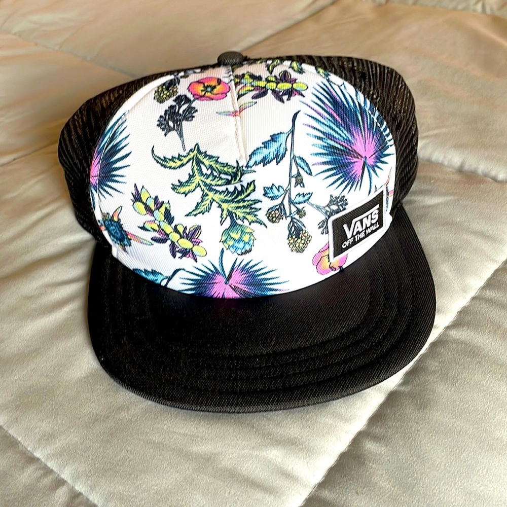 COPY - Vans off the wall SnapBack hat paradise floral